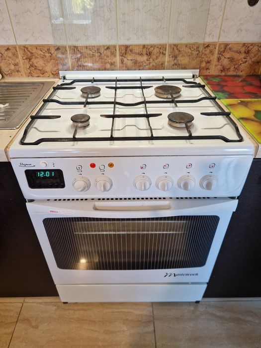 Kuchenka gazowa z piekarnikiem elektrycznym