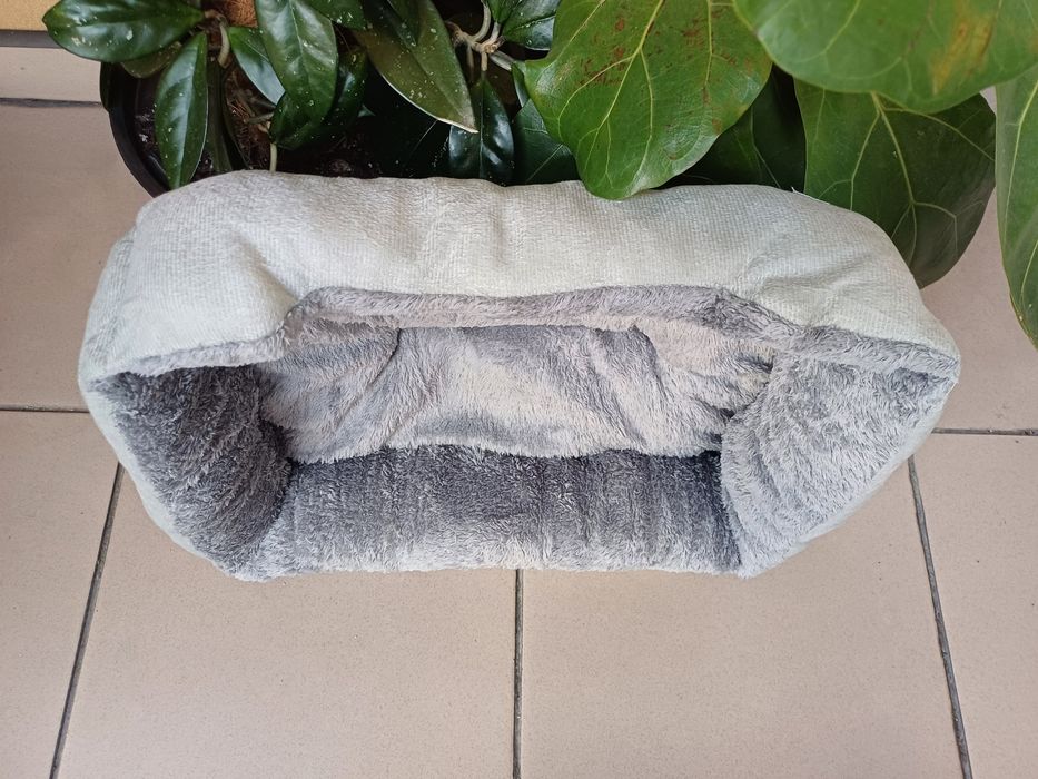 Łóżko, szare legowisko dla małego psa, rozmiar S