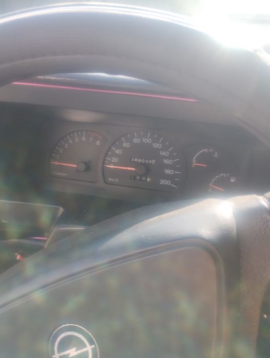 Опель кадет 1.3. бензин