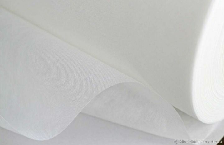 Флізелін клейовий. Тільки Гурт. Ціна 10.9 грн/м. В рулоні 200 метрів