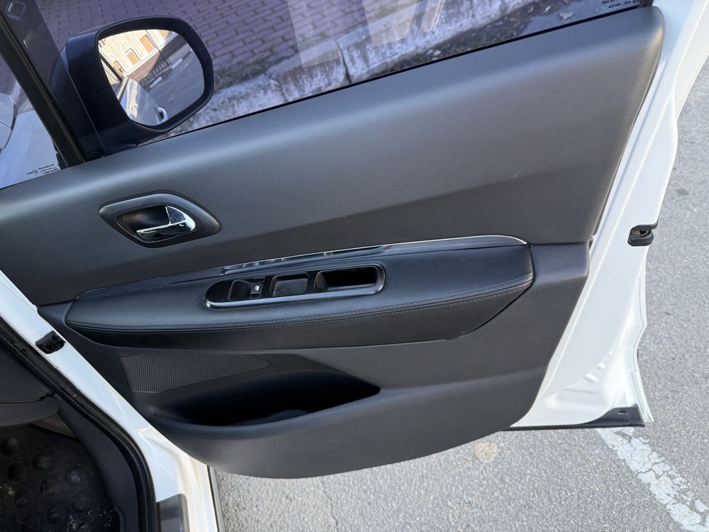 Авто Пежо Peugeot 3008