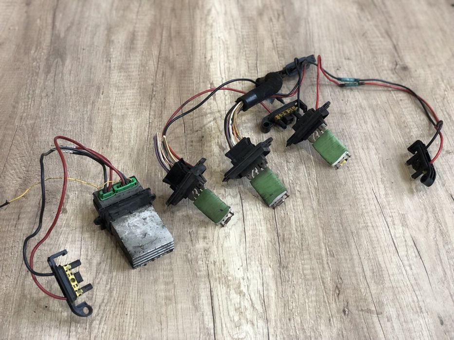 Рено Сценик Меган 2 резистор печки пічки реостат