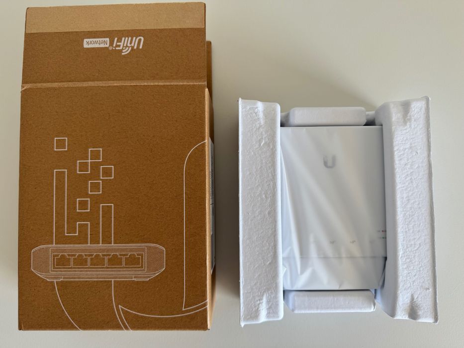Switch Ubiquiti Unifi USW-Flex 5 portas GbE PoE - Novo