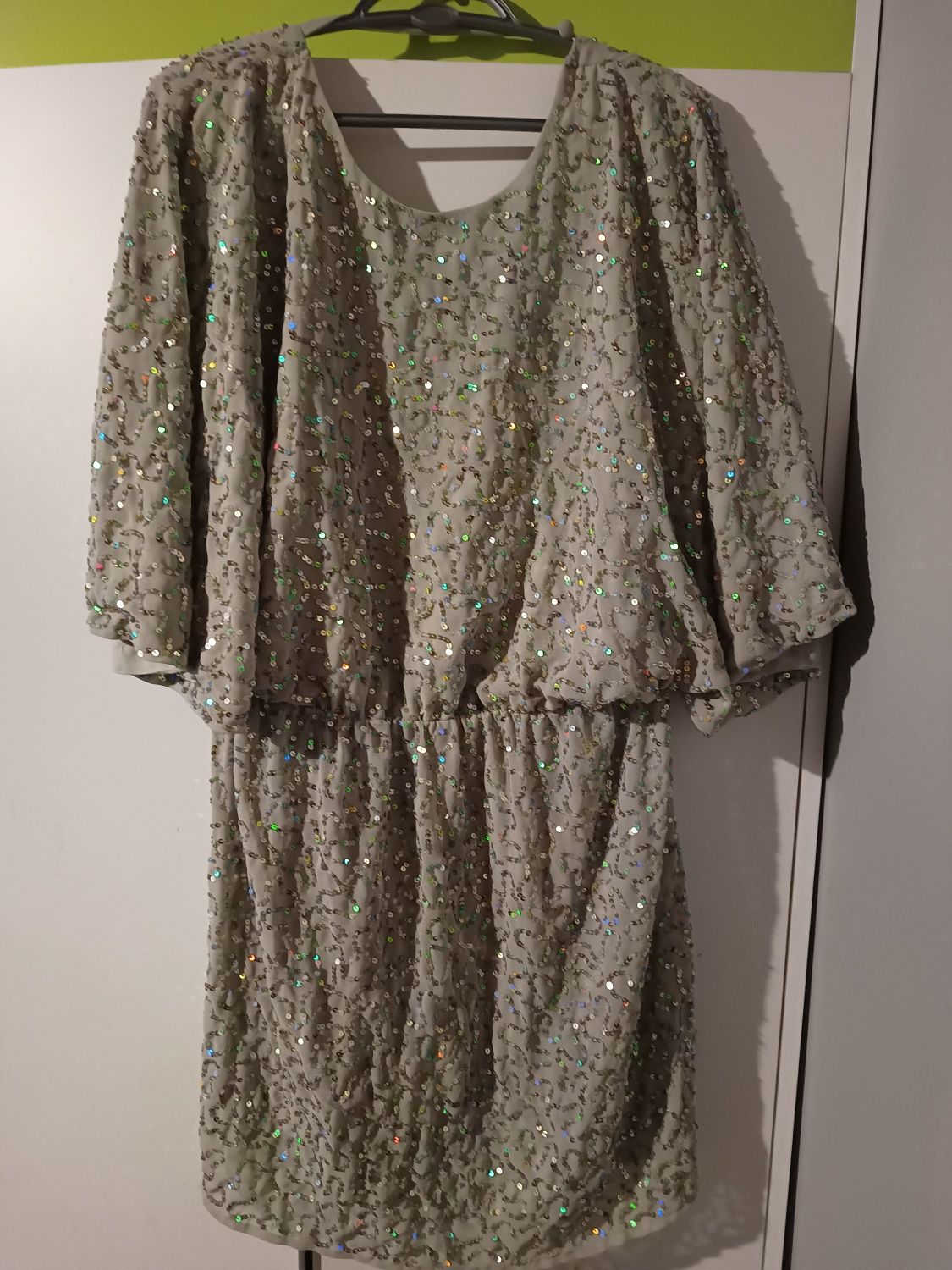 Cekinowa, krótka sukienka ASOS, rozmiar 44