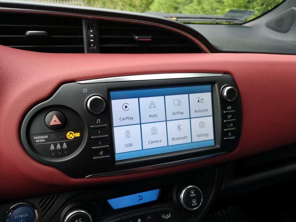 Nawigacja Google Maps na ekranie Toyota Touch Android AUTO Carplay