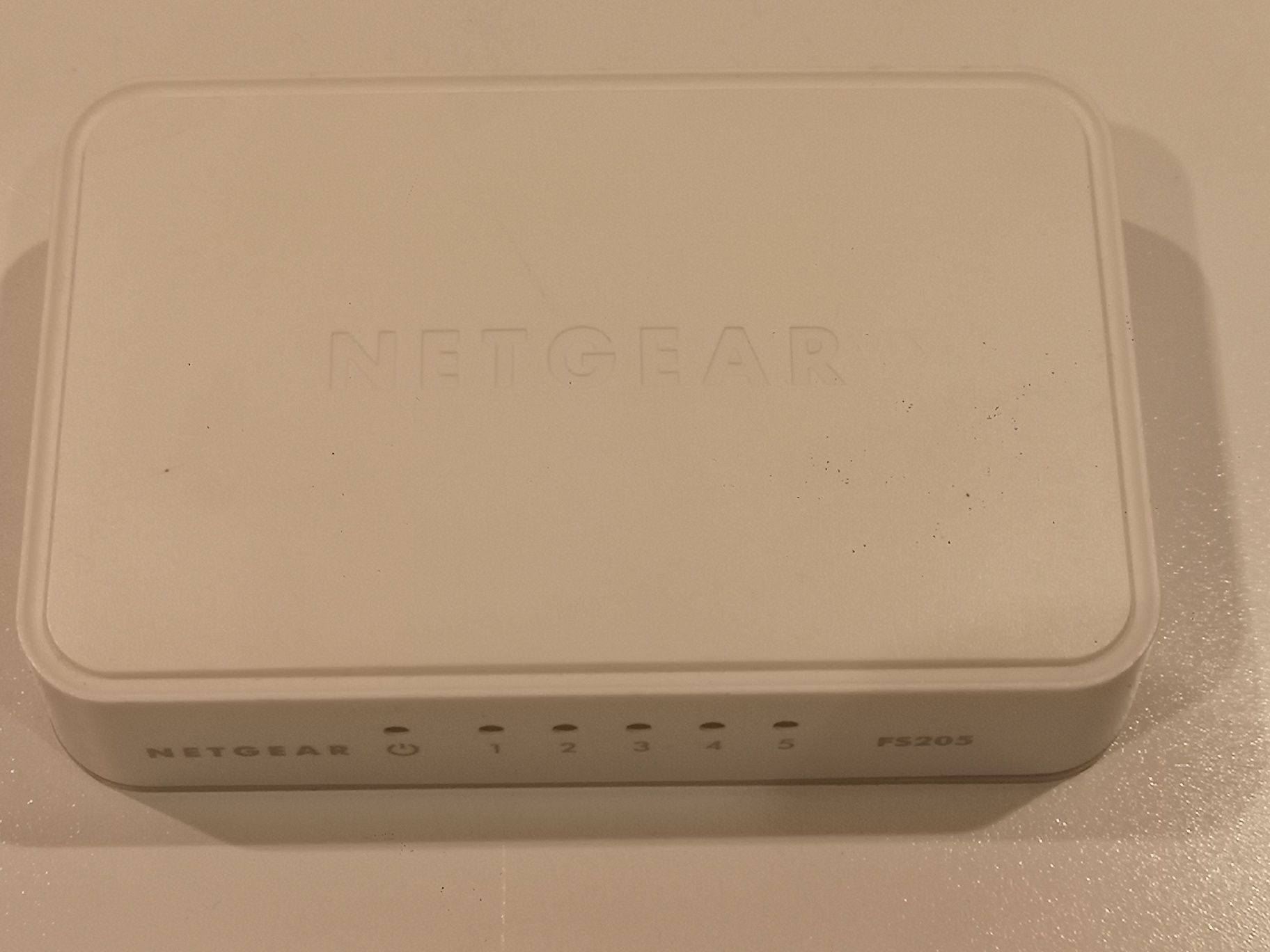 Netgear F205 v2 router sieciowy