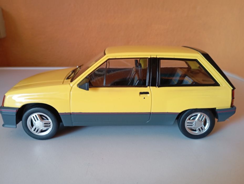 Miniaturas de carros 1.18