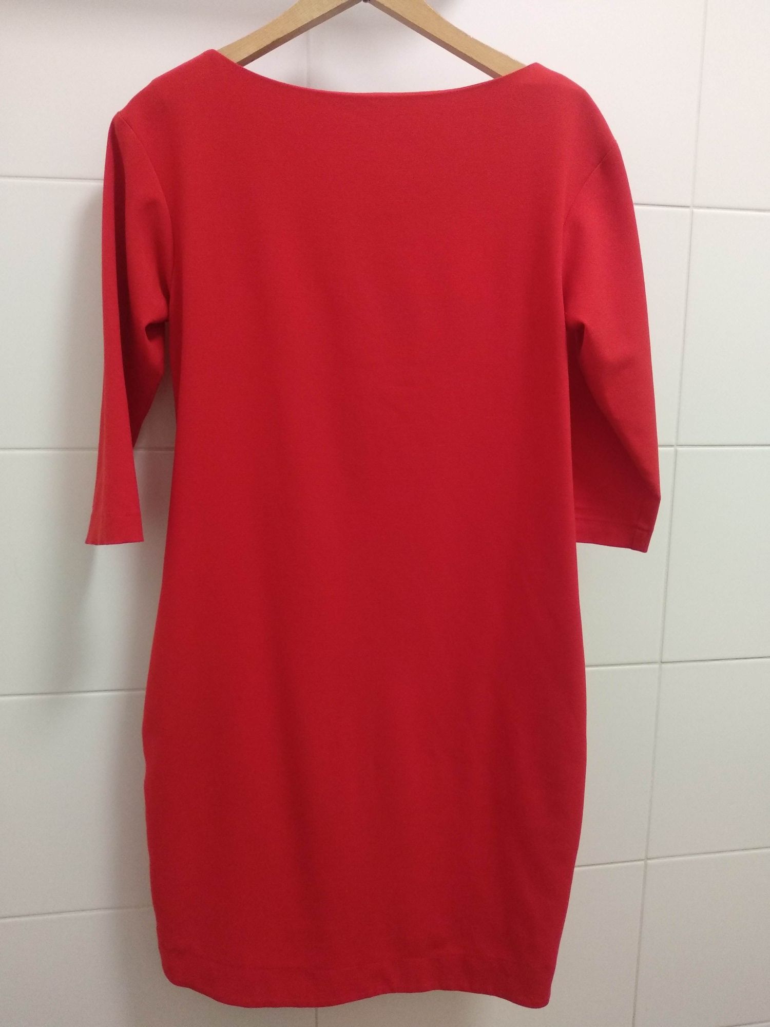 Wygodna czerwona sukienka VISSAVI