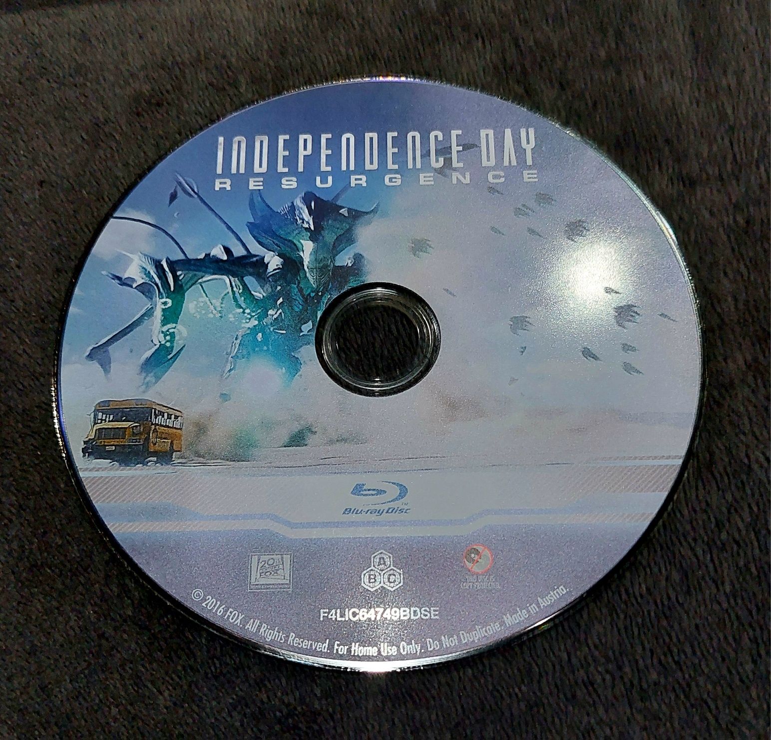 Dzień Niepodległości 2 Odrodzenie ... Film Blu Ray 2d + 2film za 30zl.