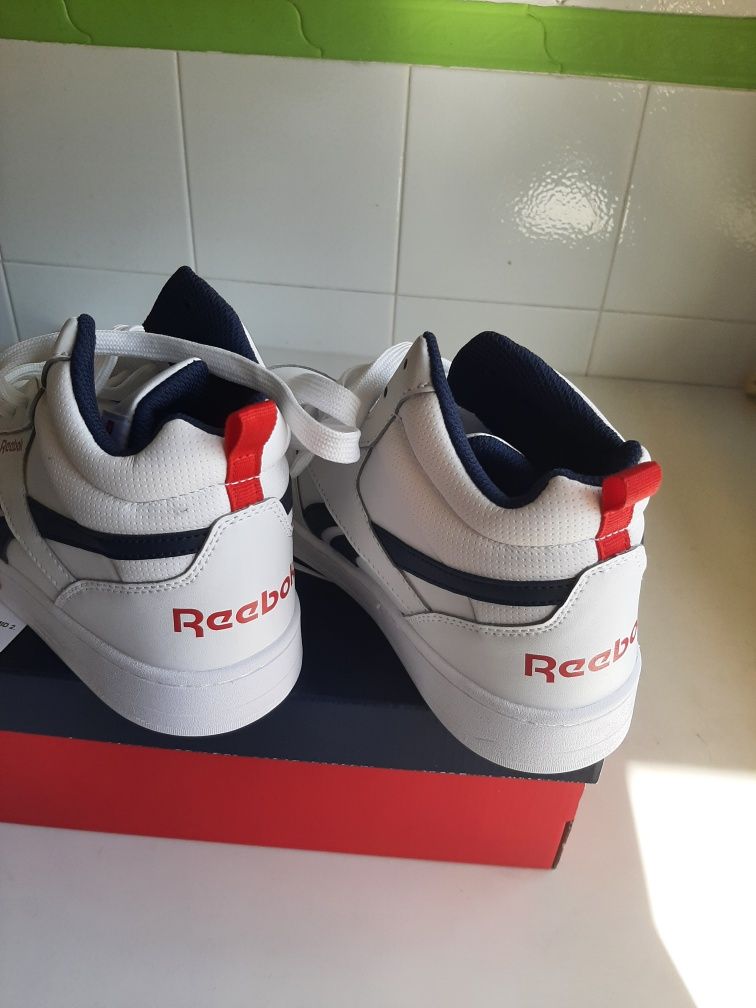 Tenis Reebok criança novos