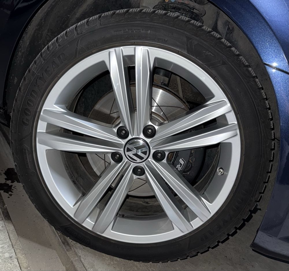 Продам оригинальные диски и резина VW VAG Sebring R18 GoodYear 225 45