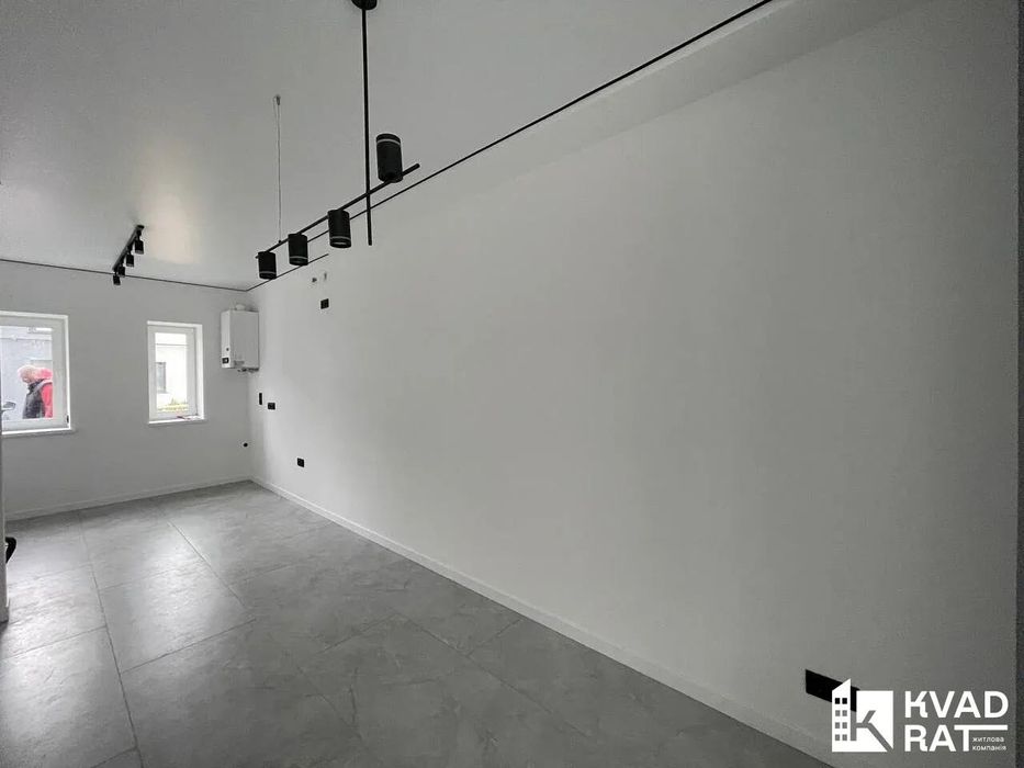 Таунхаус з готовим ремонтом у комфортному районі с. Крихівці