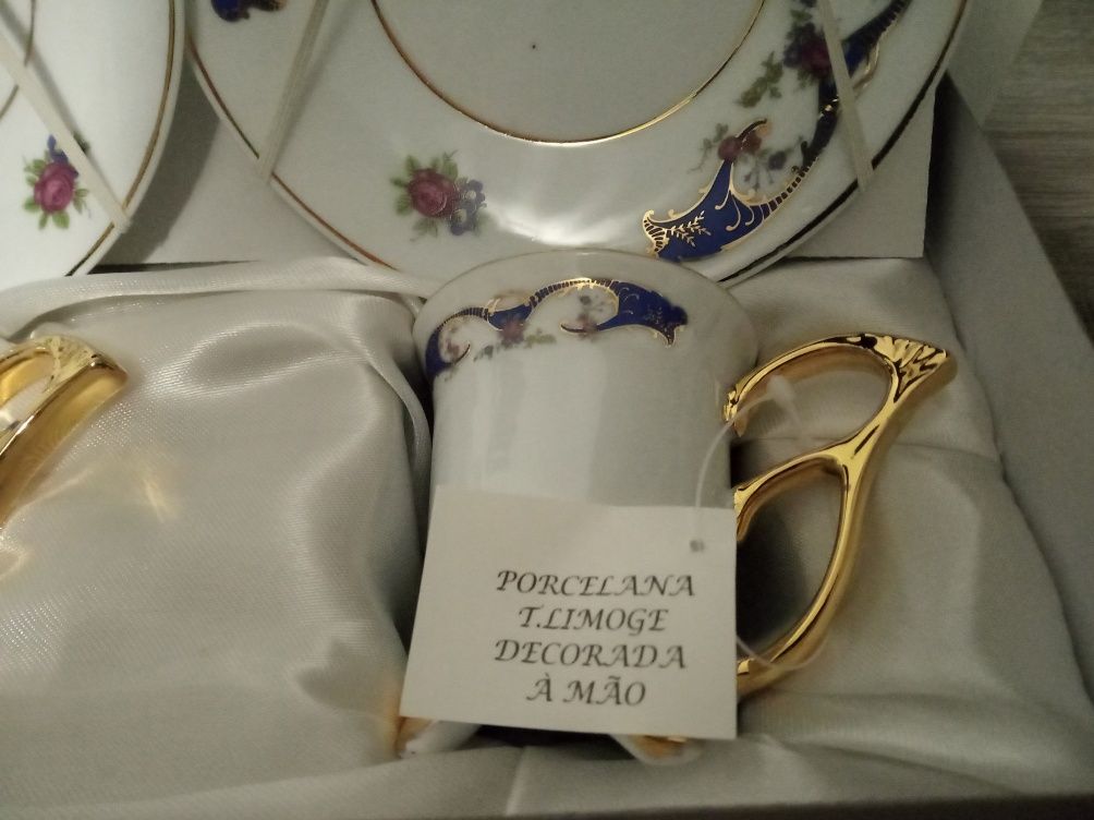 Conjunto chávenas e pires porcelana T.Limoge