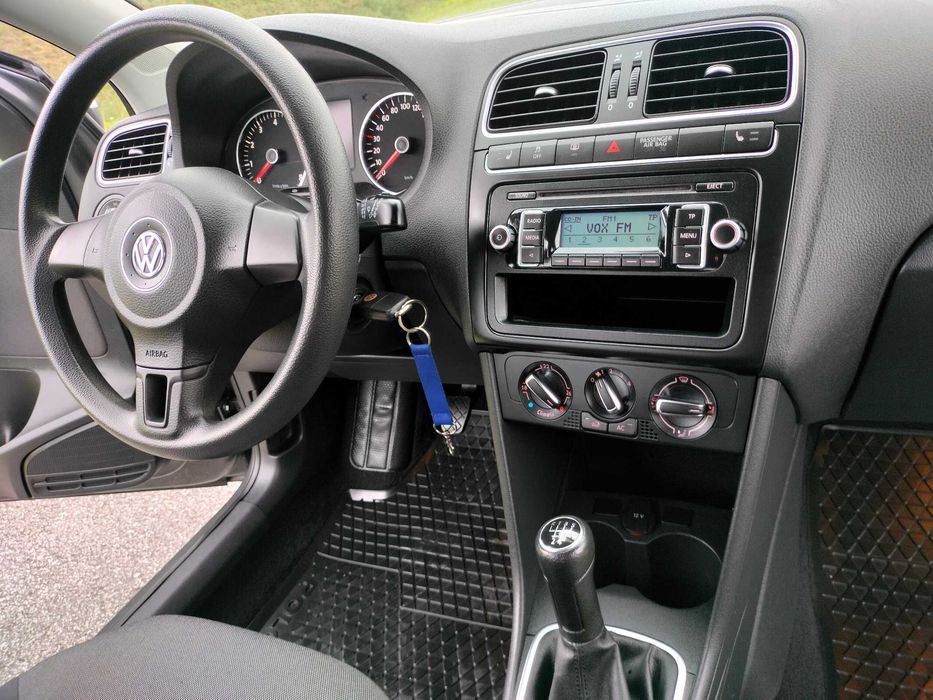 VW Polo 1.2i 12v-Klima-Podgrzewane fotele-Parktronic-Transport pod dom