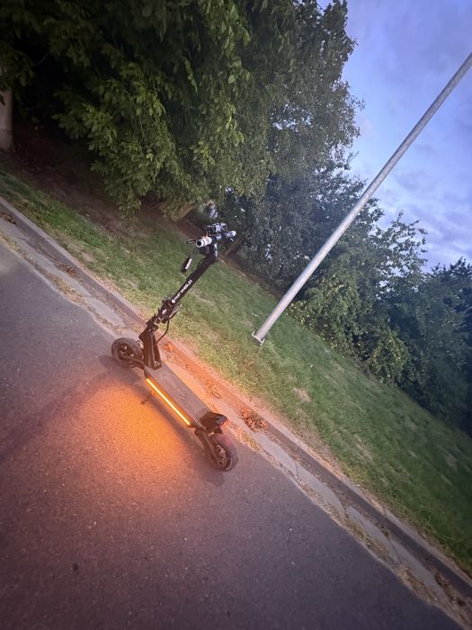 Witam sprzedam hulajnoge elektryczną rebel toys pro max fast wheels