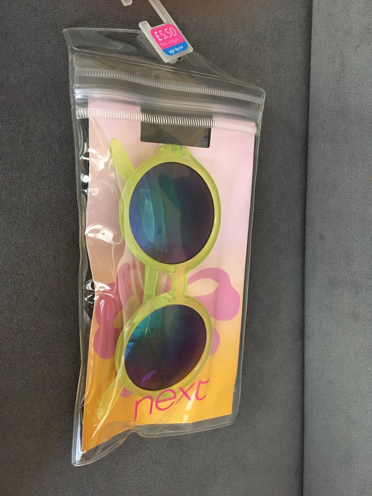 Okulary dziecięce przeciwsłoneczne nowe