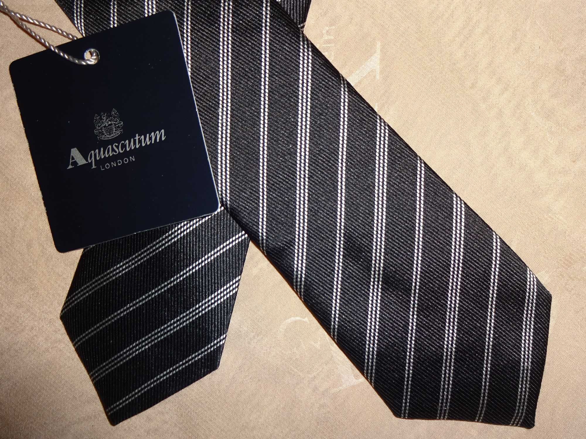 AQUASCUTUM London SILK wąski NOWY jedwabny czarny w białe paski krawat