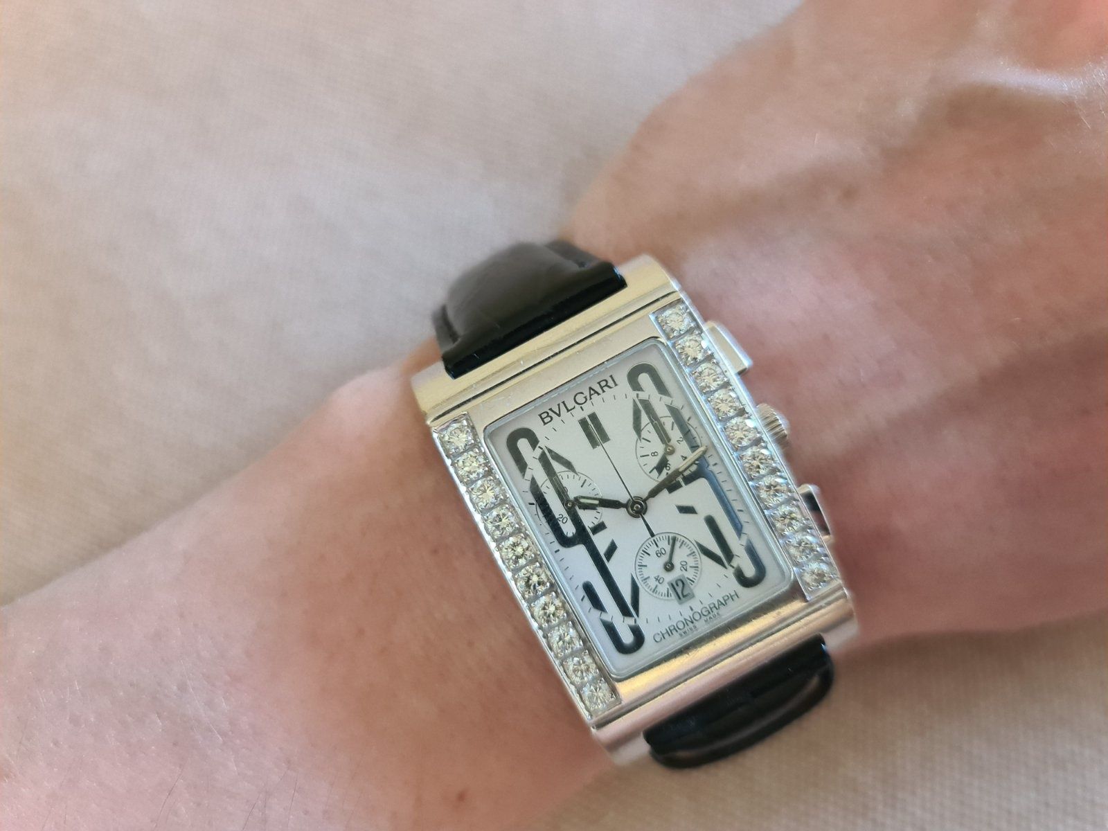 Золотые часы с бриллиантами 2.02 карат хронограф.