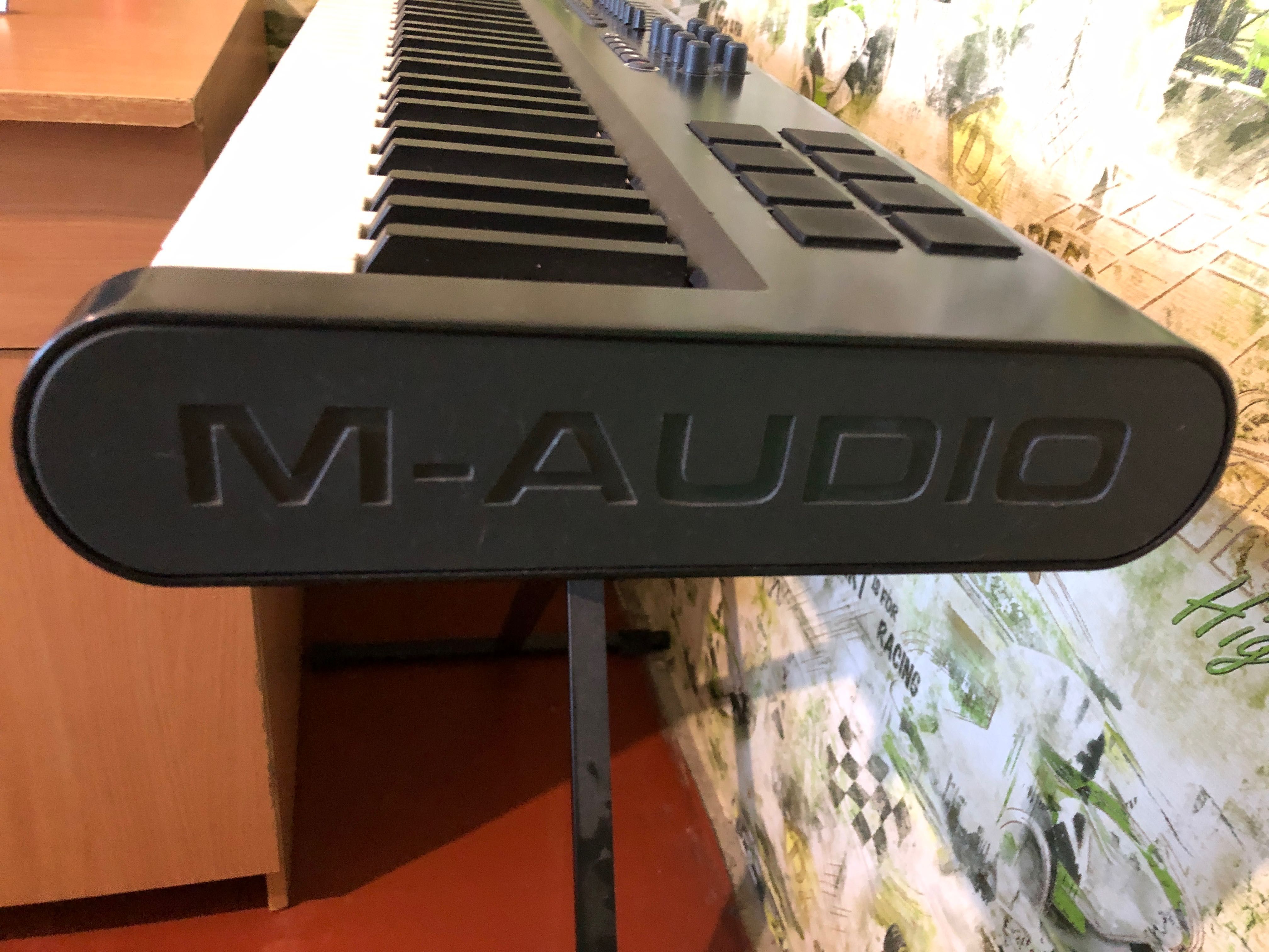 Міді клавіатура m-audio axiom 61 в чудовому стані, синтезатор, піаніно