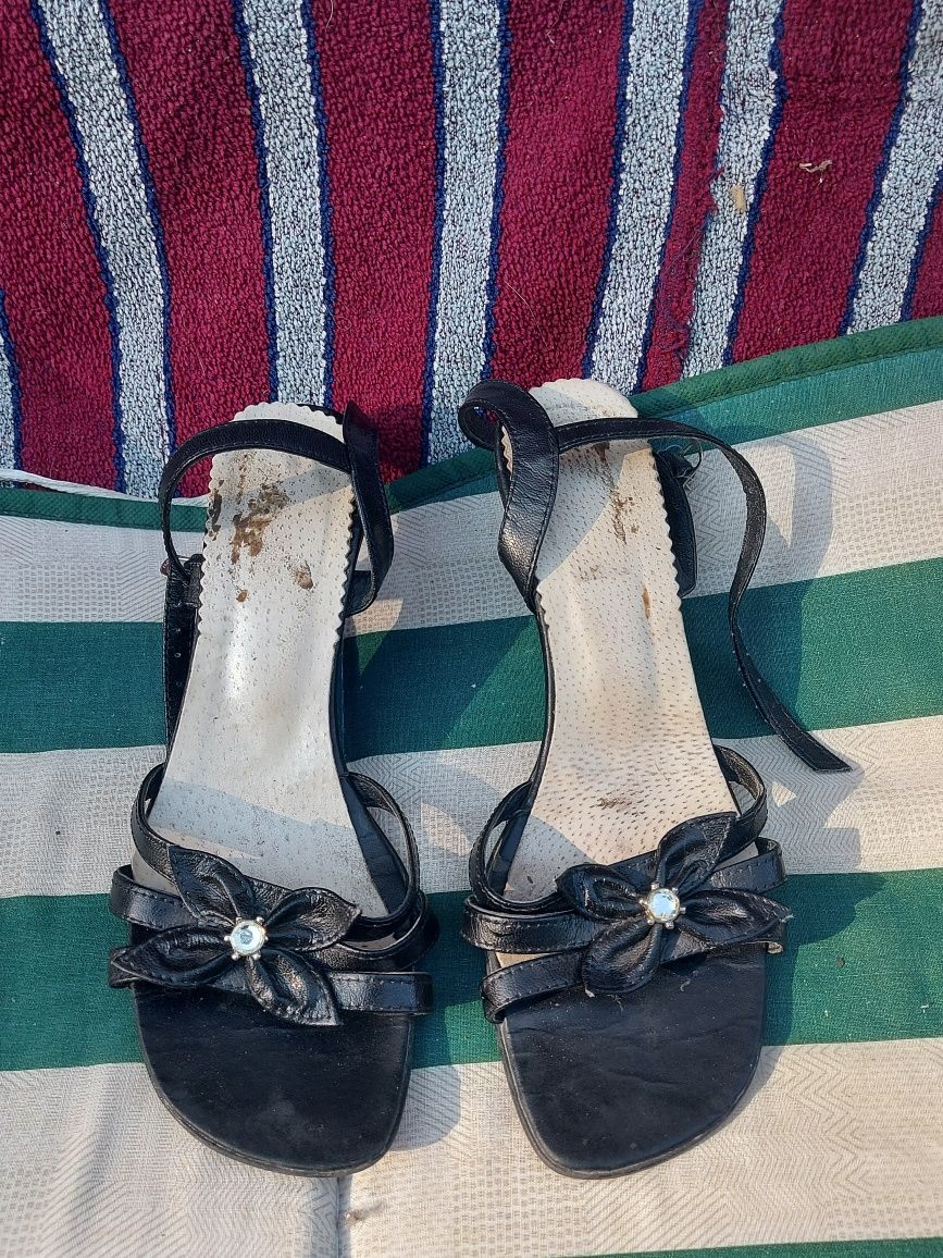 Sandałki czarne damskie rozmiar 38