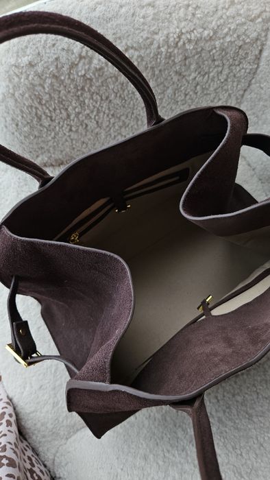 Замшева сумка в стилі The Row