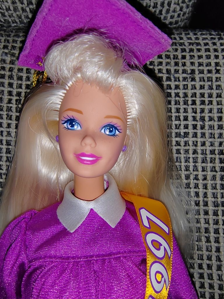 Lalka Graduation Barbie Doll Class of 1997 Mattel