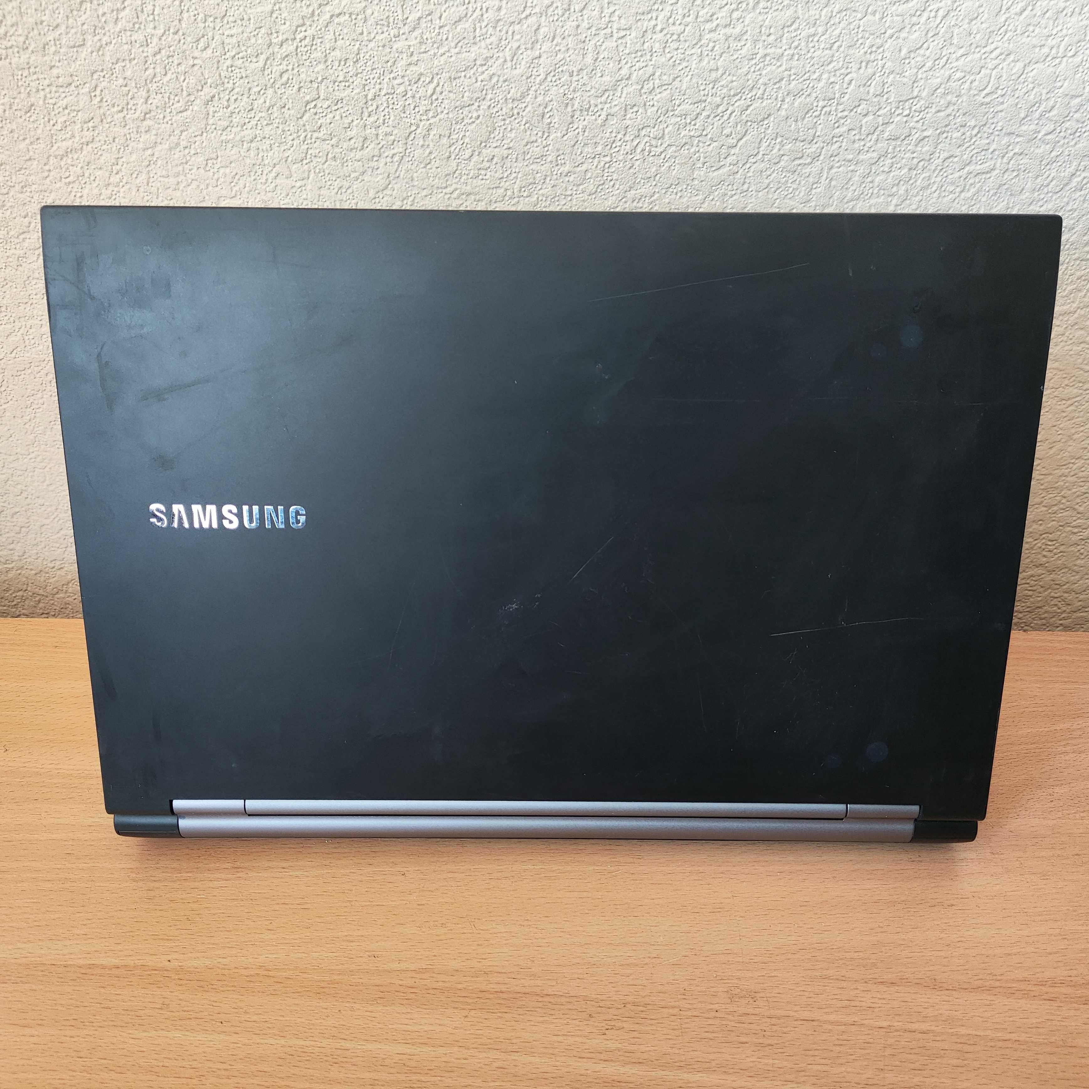 Ноутбук Samsung 400B 15.6" i5-2410M/4 DDR3/256 SSD/Quadro NVS4200M 1Gb