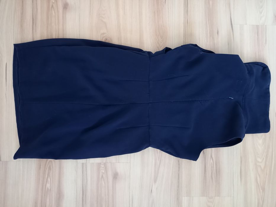 Granatowa sukienka z kieszeniami