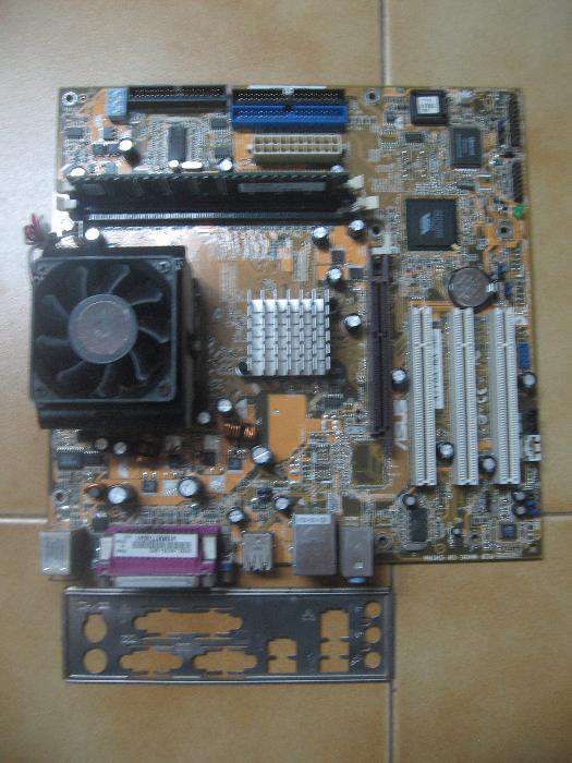 Board AMD com cpu, cooler, memórias e espelho