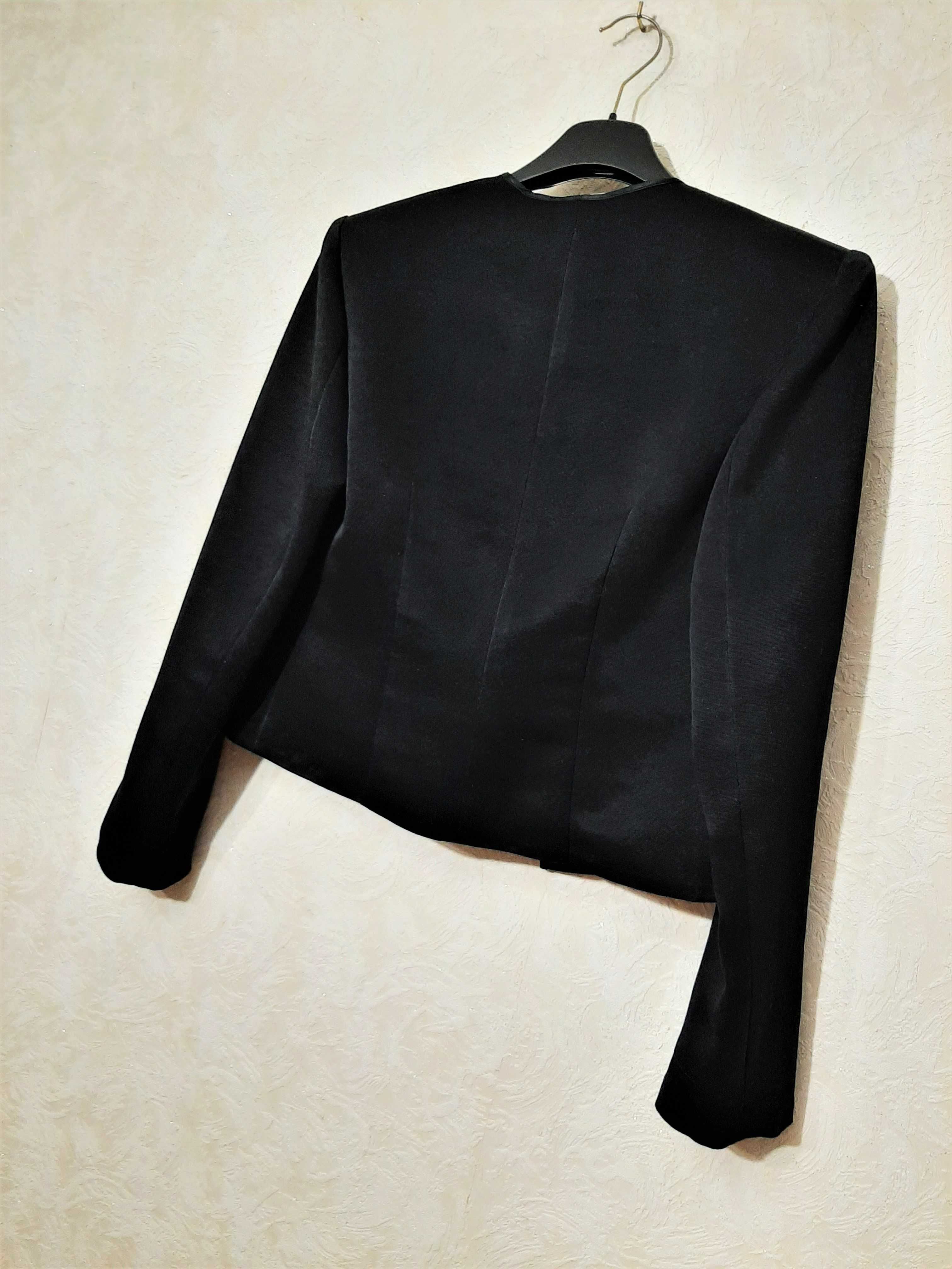 Красивий жакет чорний укорочений до талії довгі рукави жіночий піджак