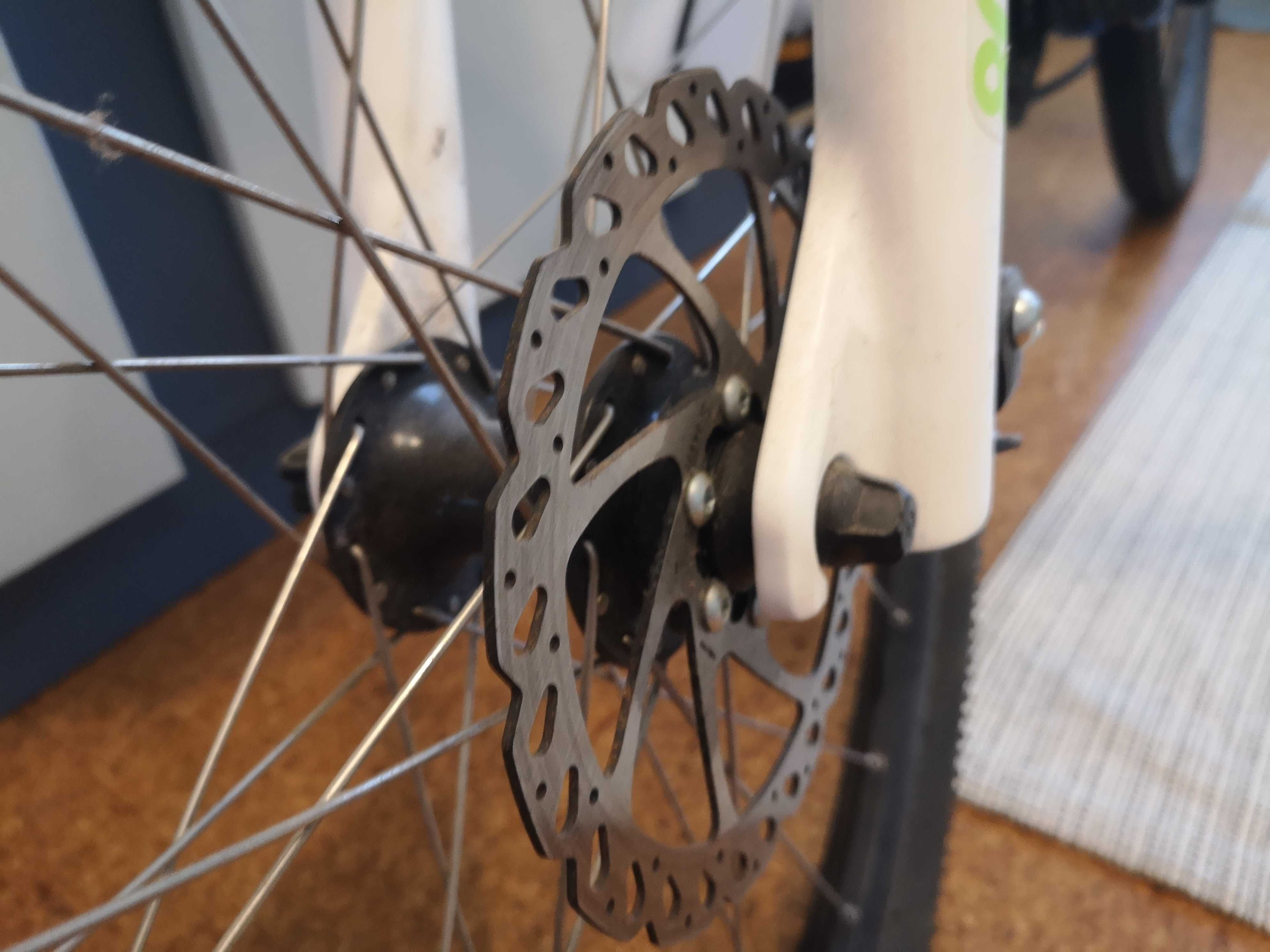 Vendo Bicicleta BTWIN 520 Rider Bem (Reservado) estimada e em ótima co