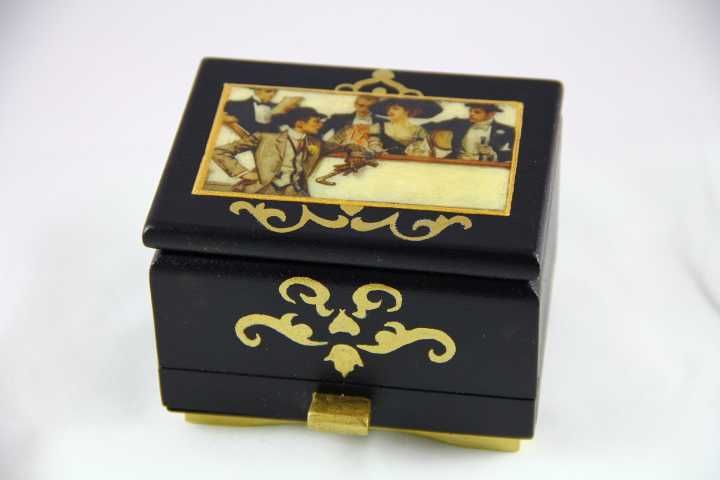 Drewniana papierośnica - retro