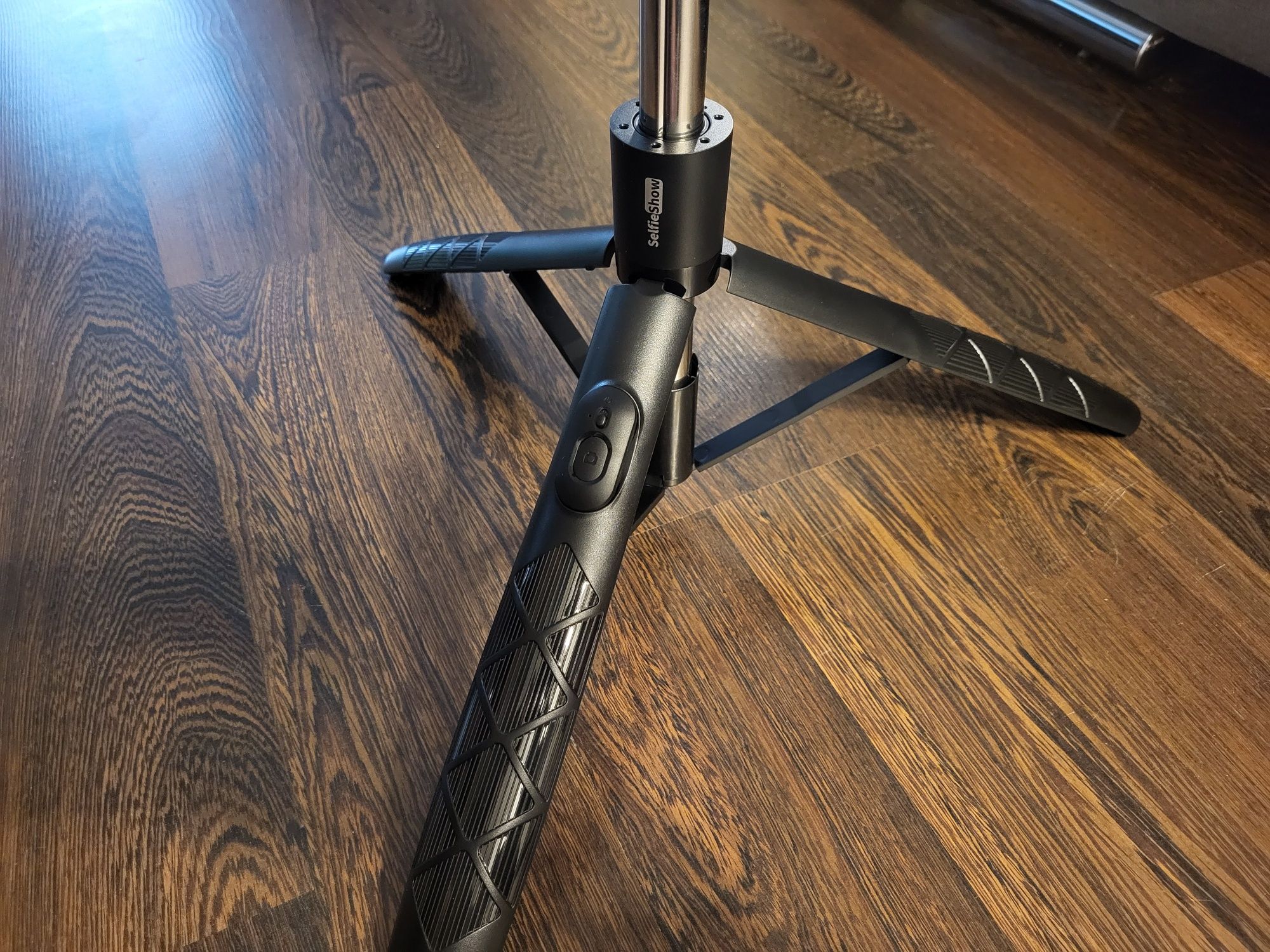 Selfie Stick kijek SelfieShow z pilotem Q16SS rotacyjny czarny