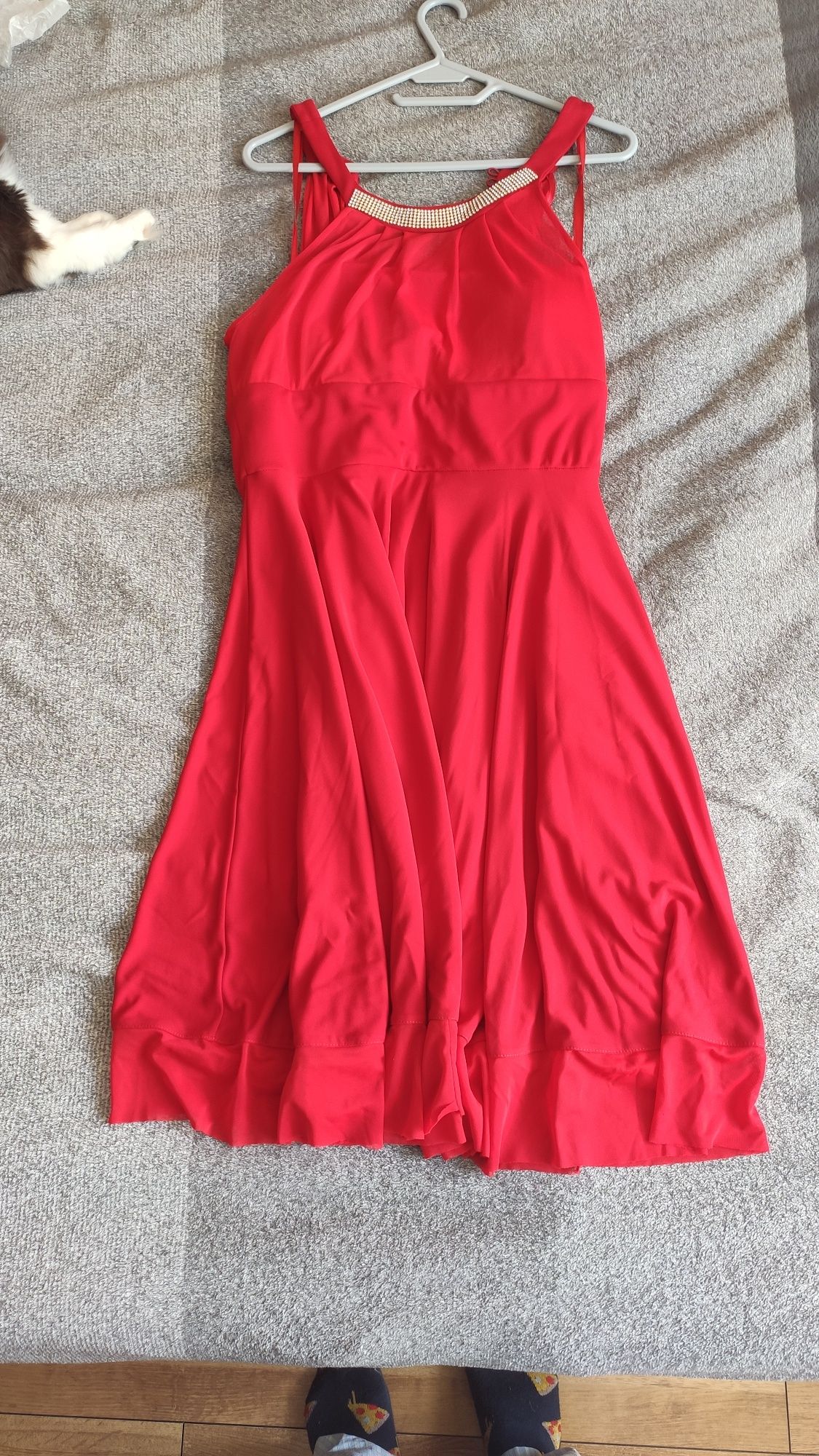 Плаття червоне, сукня