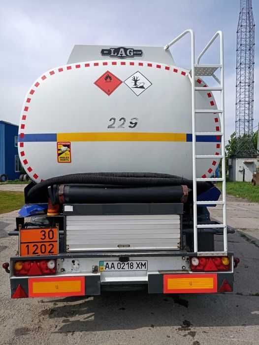 Напівпричіп цистерна