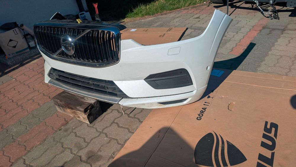 volvo xc60 II zderzak przód przedni 6pdc