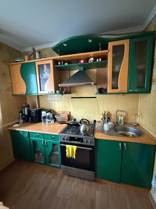 Меблі на кухню + стіл з табуретками +диванчик