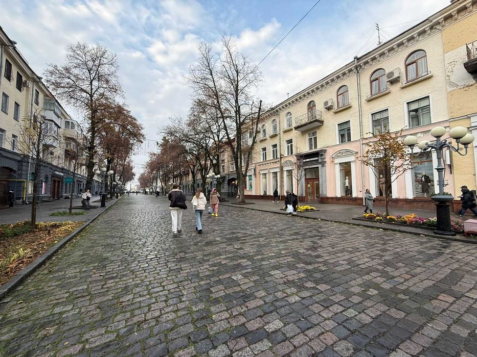 Продаж стильної двокімнатної квартири студії, в центрі міста