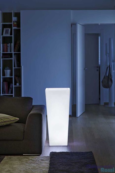 Vaso com luz varias cores
