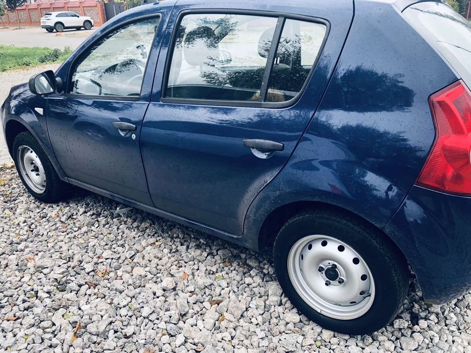 Продам Dacia Sandero 1.4 2009