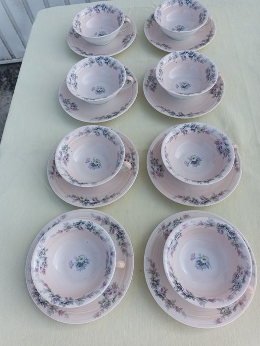 Chávenas de café em finíssima porcelana europeia