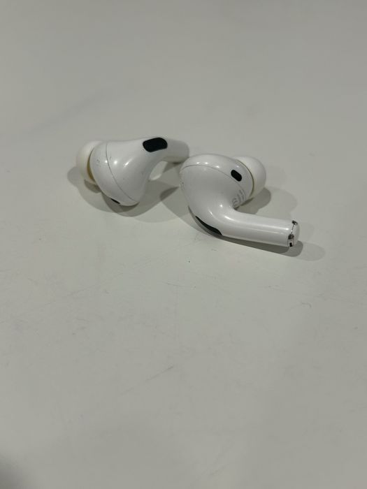 AirPods Pro Apple