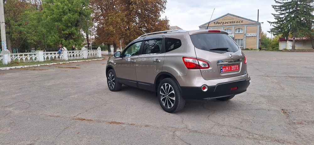 NISSAN Qashgai +2 Tecna 1.5диз. 81kv.110л.с. 6-Ступка