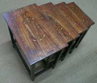 Conjunto de 4 mesas de madeira 55x50x32cm