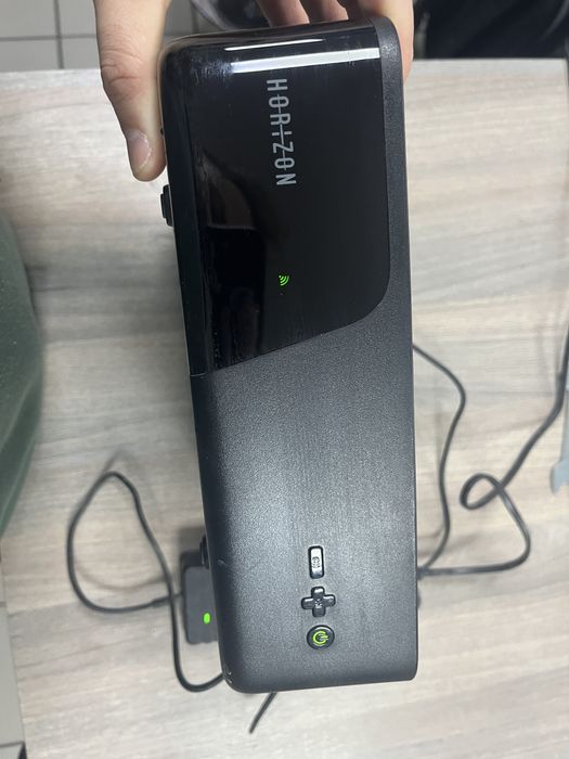 Router / tuner / dekoder Horizon UPC + zasilacz 12V 5A