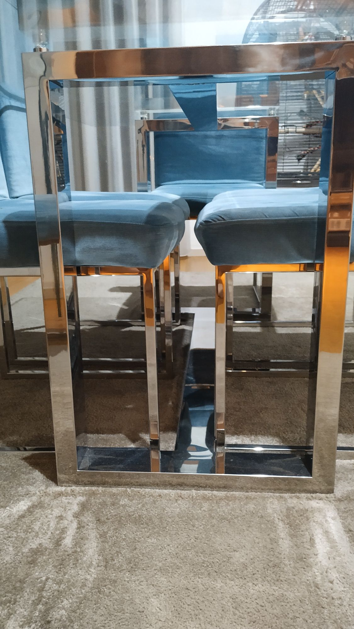 Mesa 1X2 tampo em vidro pé inox com 6 cadeiras marca interdesign