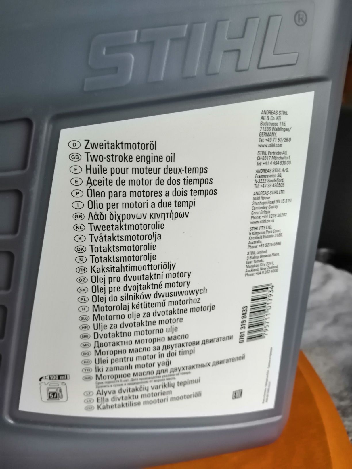 Sprzedam olej Stihl.