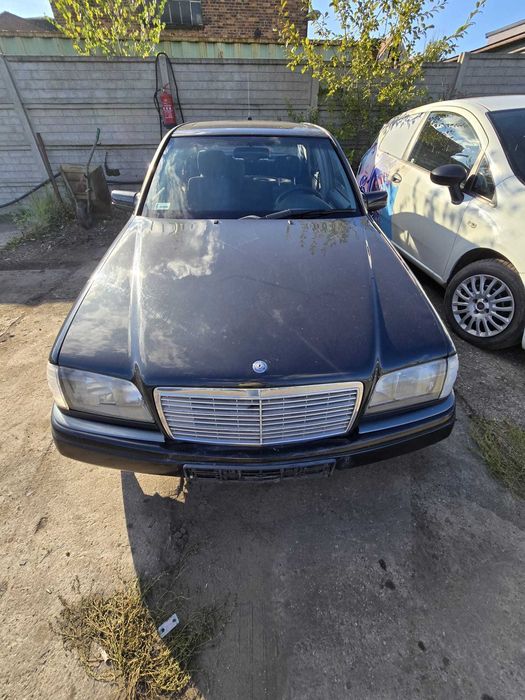 Zderzak przedni Mercedes w202