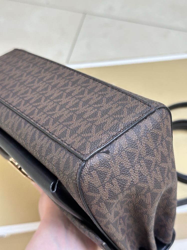 Сумочка Michael Kors Lita Medium