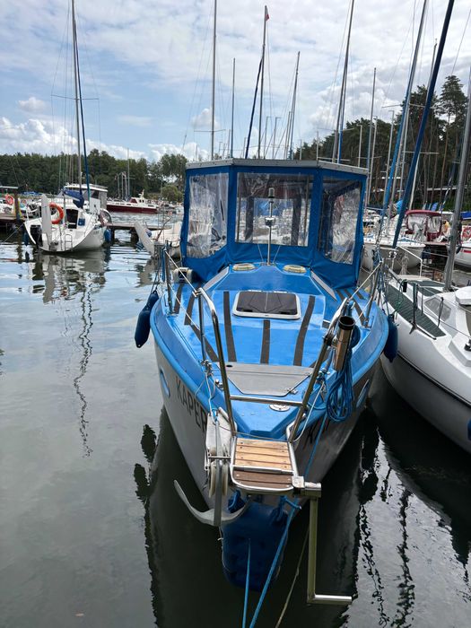 Jacht motorowy zbudowany przez stocznie na bazie sasanki 620